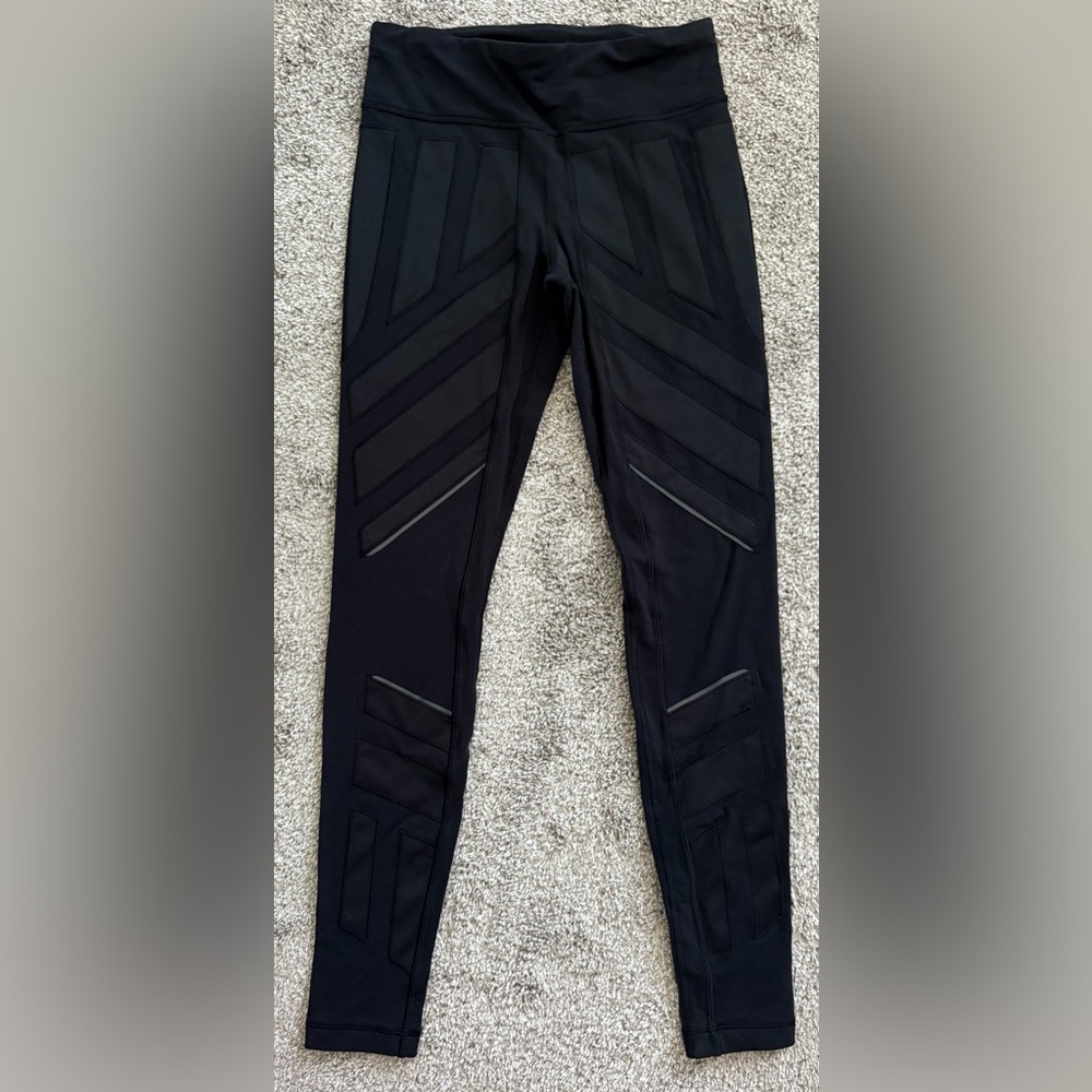 Lululemon Athletica Flurry Fighter Lined Moto Tight Leggings, size 6 Black